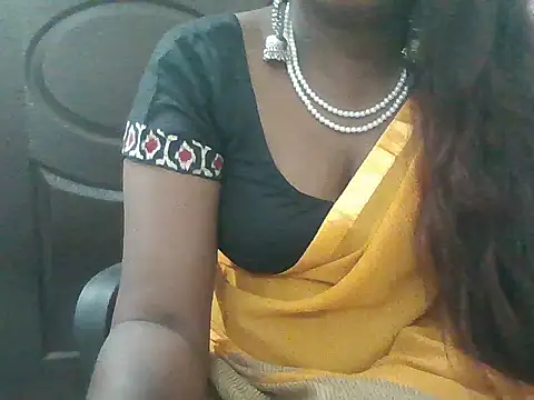 Snapshot of tamil-priyaaa chatting on June 17, 2026, 4:41 pm tamil-priyaaa online show from June 17, 2026, 4:41 pm