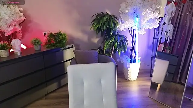 Lina deels online show from July 11, 2026, 7:49 pm