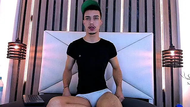 Angel Klaus online show from August 2, 2026, 7:51 am