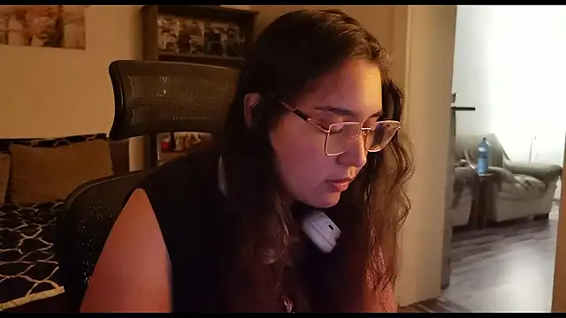 RosieBonbon online show from June 6, 2026, 9:41 pm