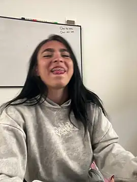 Snapshot of Sara_fernandez- chatting on June 30, 2026, 2:51 pm Sara fernandez- online show from June 30, 2026, 2:51 pm
