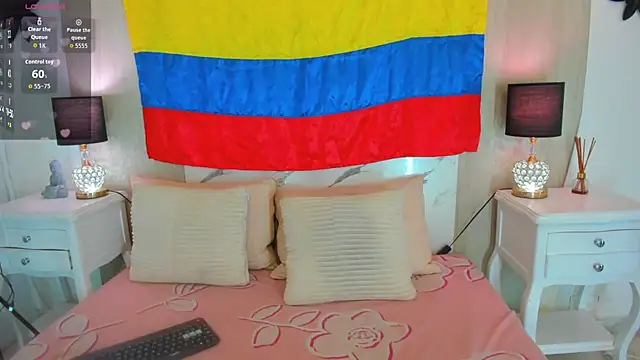 Snapshot of DanniValencia chatting on July 4, 2026, 8:15 pm DanniValencia online show from July 4, 2026, 8:15 pm