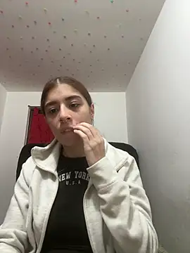 Cherry Luna1 online show from June 17, 2026, 11:38 pm
