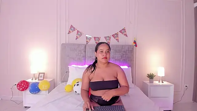 Snapshot of Emma-Velez chatting on June 30, 2026, 12:06 pm Emma-Velez online show from June 30, 2026, 12:06 pm