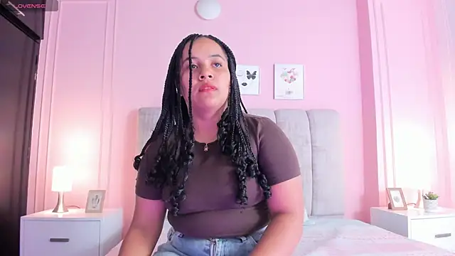 Snapshot of Emma-Velez chatting on July 23, 2026, 12:03 pm Emma-Velez online show from July 23, 2026, 12:03 pm
