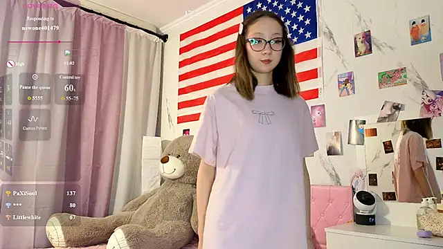 Snapshot of Karolinacreamm chatting on June 22, 2026, 5:48 am Karolinacreamm online show from June 22, 2026, 5:48 am
