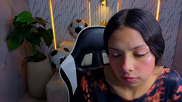 samantha tx  online show from June 23, 2026, 3:04 am
