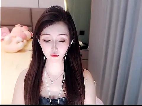 Snapshot of Mimi66688 chatting on July 8, 2026, 12:53 pm Mimi66688 online show from July 8, 2026, 12:53 pm