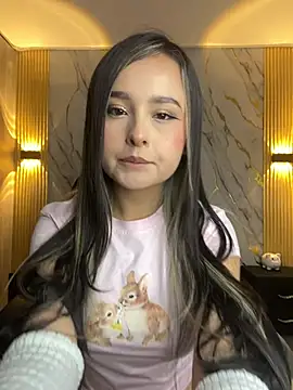 Tinakitten online show from June 7, 2026, 11:47 am