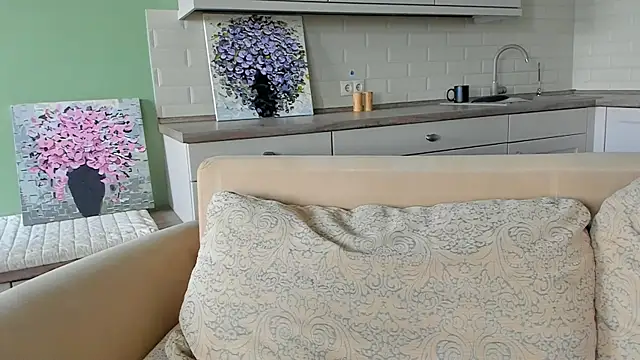 SwiiityKiss online show from July 6, 2026, 6:43 am