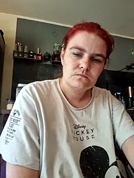 GoldenWifee online show from June 19, 2026, 5:12 am