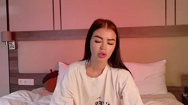 leonameilee online show from June 24, 2026, 6:12 am