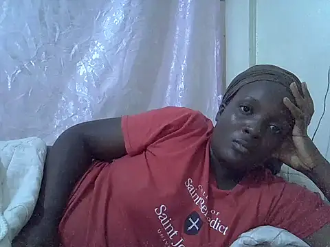 Snapshot of Hot-Zelinda chatting on July 13, 2026, 7:05 pm Hot-Zelinda online show from July 13, 2026, 7:05 pm
