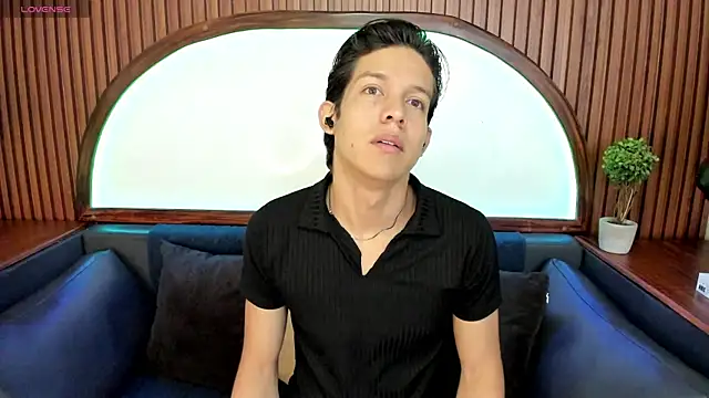 Snapshot of LevinFox chatting on July 4, 2026, 11:38 am LevinFox online show from July 4, 2026, 11:38 am