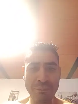 ellobohot1 online show from June 10, 2026, 4:39 pm