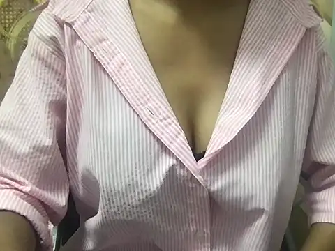 Snapshot of Sizzling_Maya chatting on June 11, 2026, 9:40 am Sizzling Maya online show from June 11, 2026, 9:40 am