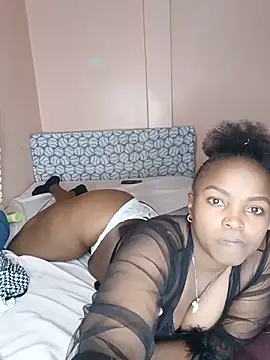 cutequeen 01 online show from June 16, 2026, 6:43 pm