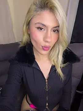 Lia-firee online show from July 19, 2026, 5:11 am