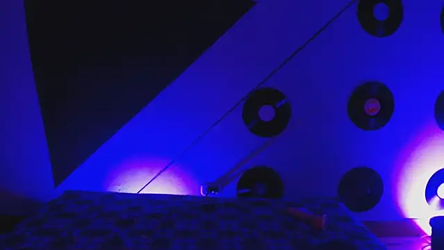 Allissa Noir online show from August 8, 2026, 2:57 am