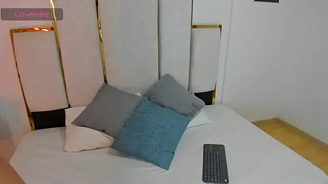 LiamBastien online show from June 19, 2026, 3:44 am