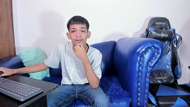 littlecum18 online show from July 21, 2026, 12:40 pm