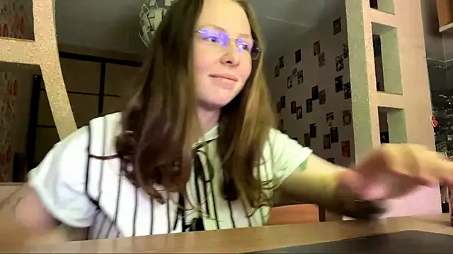 AlisonOhlmacher online show from June 12, 2026, 10:25 am