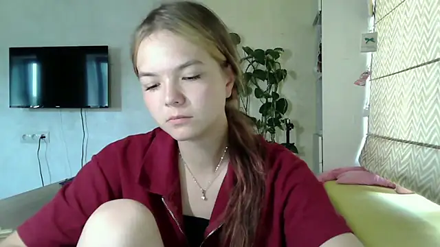 AvrilGillig online show from July 23, 2026, 10:13 am