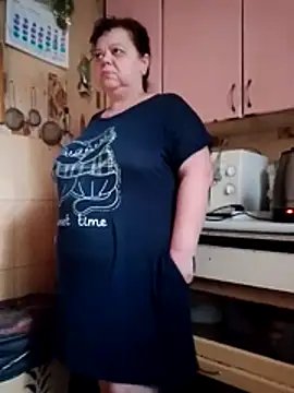 oksana72 online show from May 29, 2026, 6:11 am