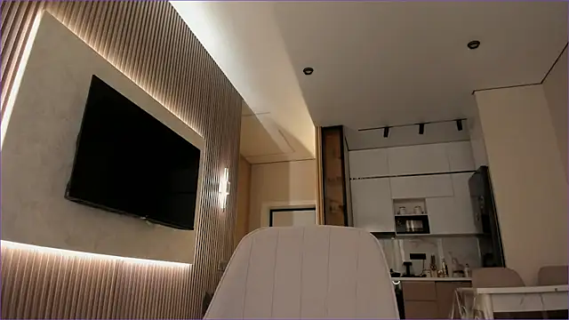 lumimii online show from July 19, 2026, 3:10 am