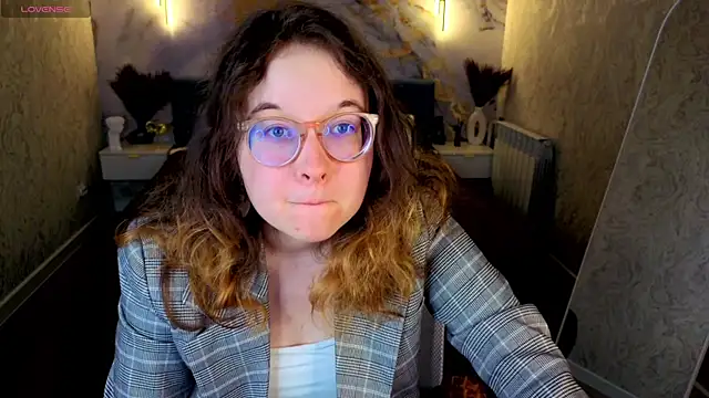 Aleks-casterrr online show from June 18, 2026, 5:39 pm