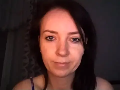 Snapshot of JenniferAlone chatting on June 11, 2026, 8:29 pm JenniferAlone online show from June 11, 2026, 8:29 pm
