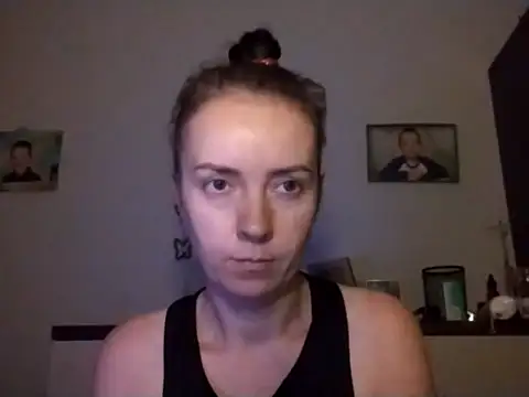 Snapshot of JenniferAlone chatting on July 5, 2026, 8:05 pm JenniferAlone online show from July 5, 2026, 8:05 pm