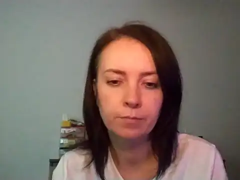 Snapshot of JenniferAlone chatting on July 6, 2026, 9:06 pm JenniferAlone online show from July 6, 2026, 9:06 pm