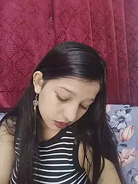 Queen Rosyy online show from July 24, 2026, 3:37 am