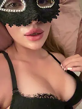 AlexandraMoore03 online show from June 16, 2026, 8:11 pm