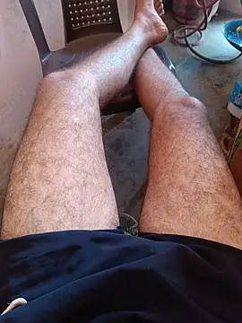 Desindianbull69 online show from June 18, 2026, 4:57 am