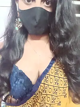 Clara-Lilly online show from July 20, 2026, 1:35 pm