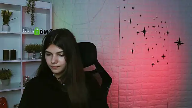 kiaraa belle online show from June 17, 2026, 1:12 pm
