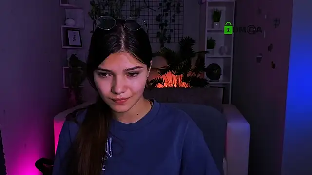 kiaraa belle online show from June 19, 2026, 10:19 am