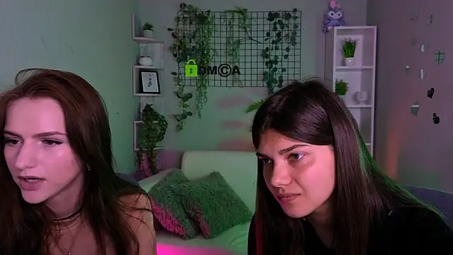kiaraa belle online show from June 23, 2026, 9:51 am
