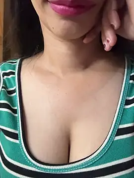 Lustofloves online show from June 28, 2026, 4:46 pm