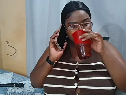 ChocolateChubbyx online show from June 13, 2026, 5:44 pm