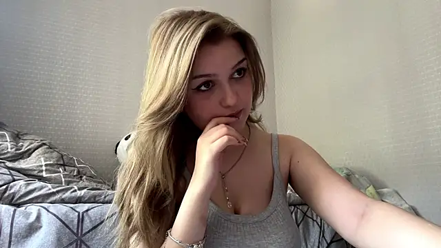 CloudyFoxy online show from June 13, 2026, 11:08 am