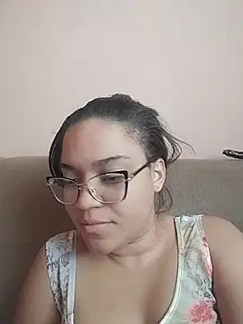 Snapshot of Esquetadinhas chatting on July 4, 2026, 6:14 pm Esquetadinhas online show from July 4, 2026, 6:14 pm