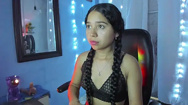 Snapshot of Milly-Way chatting on June 18, 2026, 1:37 pm Milly-Way online show from June 18, 2026, 1:37 pm