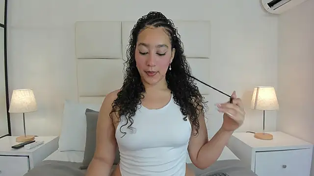 NaomiCambels online show from July 1, 2026, 7:02 pm