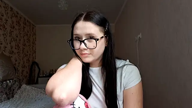 altcutie online show from June 15, 2026, 8:05 am
