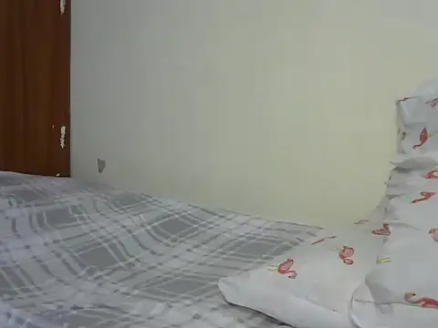 prettygurl- online show from June 19, 2026, 10:24 pm
