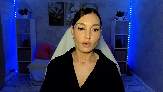 NikoleMills online show from July 6, 2026, 8:00 am