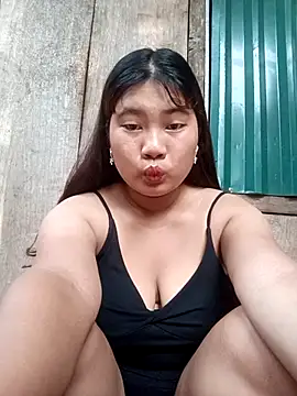 Emelyzz online show from June 22, 2026, 10:12 am